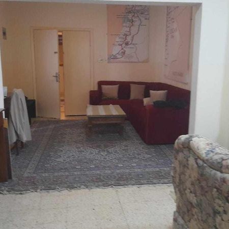 Student House Hostel Мадаба Екстериор снимка