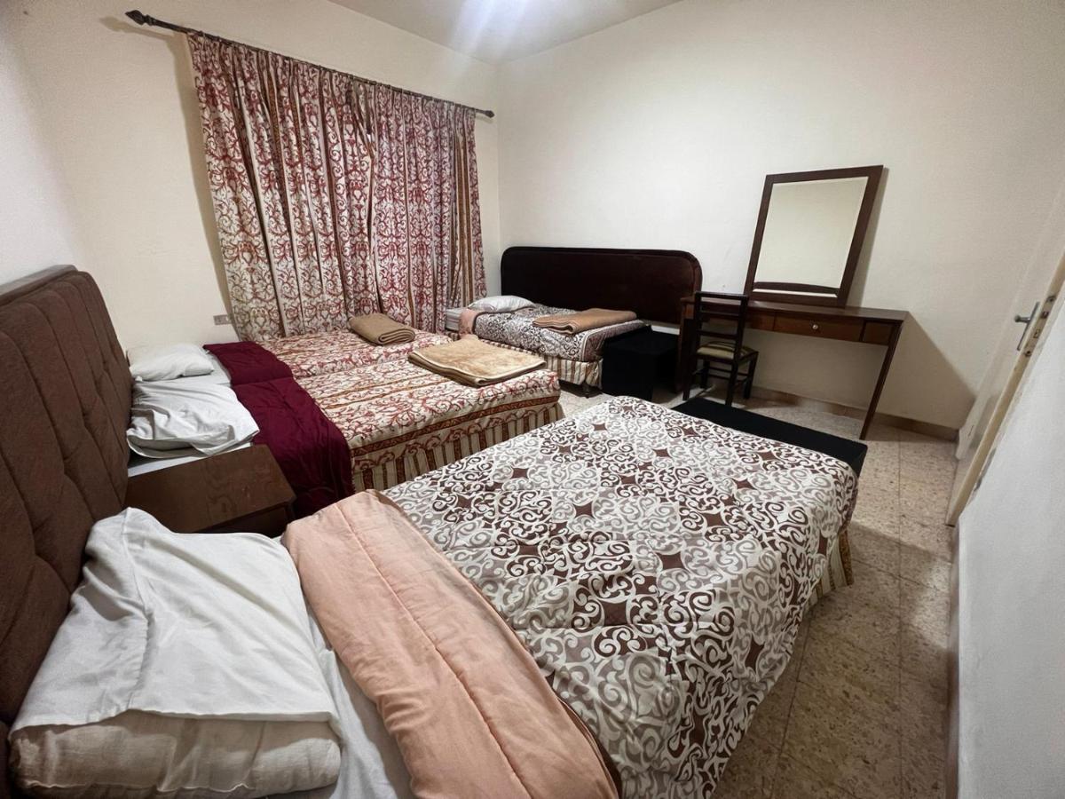 Student House Hostel Мадаба Екстериор снимка