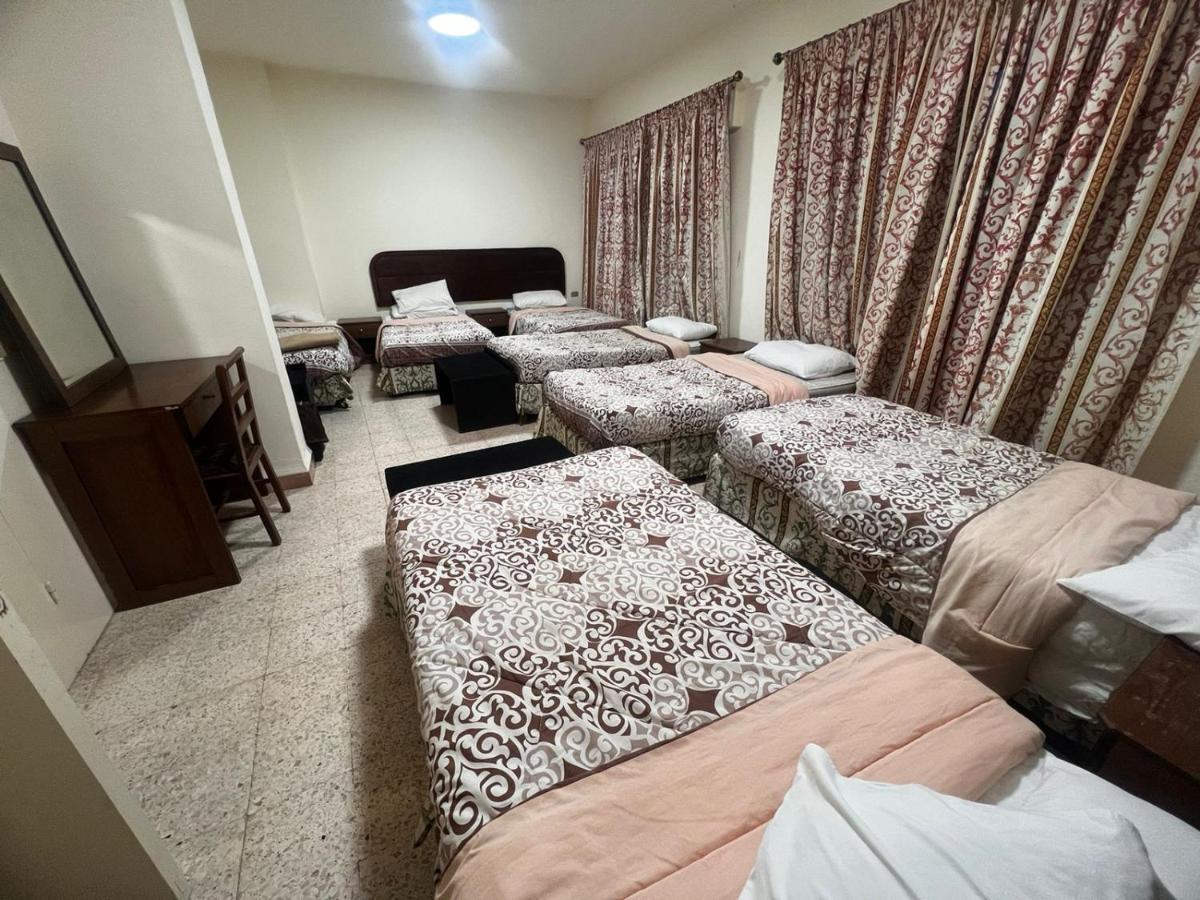 Student House Hostel Мадаба Екстериор снимка