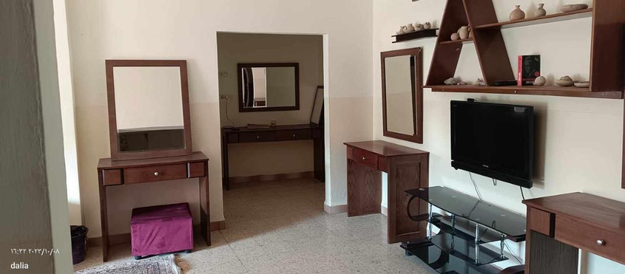 Student House Hostel Мадаба Екстериор снимка